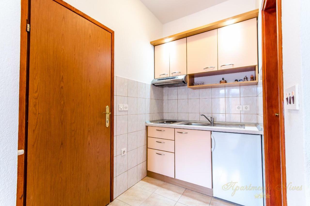 Apartments Nives Suhi Potok Jesenice  Exterior photo